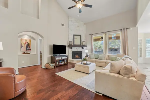 111 Meadow Valley Drive, Conroe, TX 77384