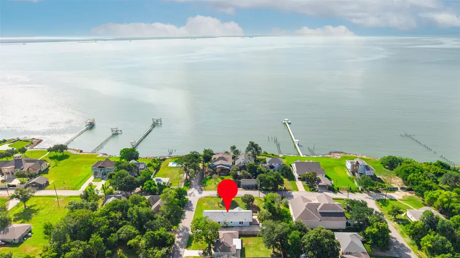 730 S Holmes Street, La Porte, TX 77571 - #3