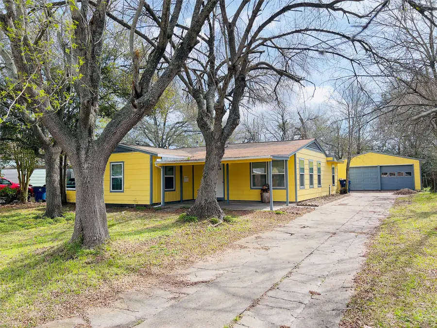 1013 17th Avenue N, Texas City, TX 77590 - #2