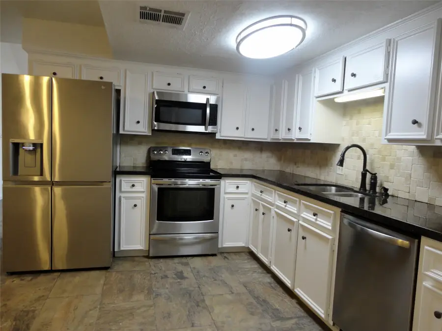 6700 Richardson Road #204, Houston, TX 77069 - Image #3