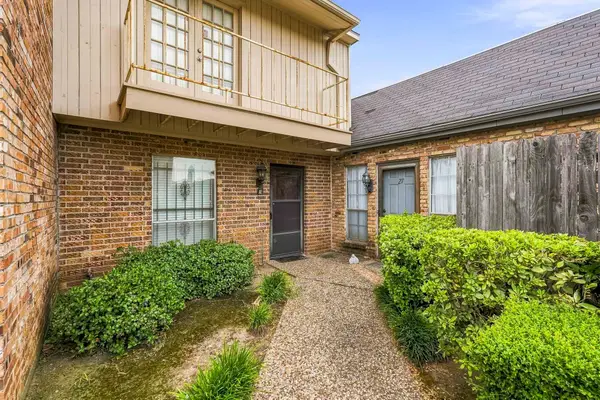 6111 Beverly Hill Street #28, Houston, TX 77057