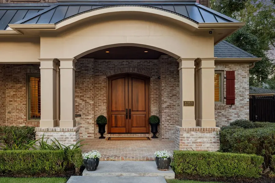 1310 Pine Chase Drive, Houston, TX 77055 - Image #3