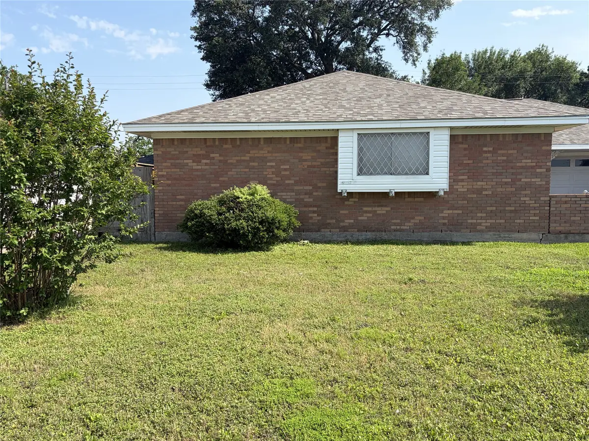 234 E Edgebrook Drive, Houston, TX 77034 - #1
