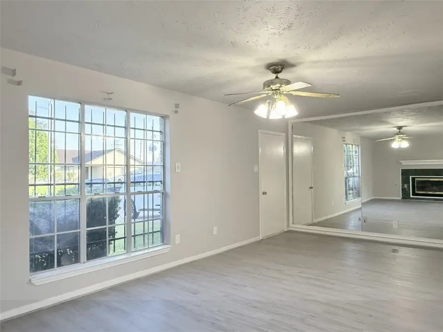 12715 Middlesbrough Lane, Houston, TX 77066 - Image #3