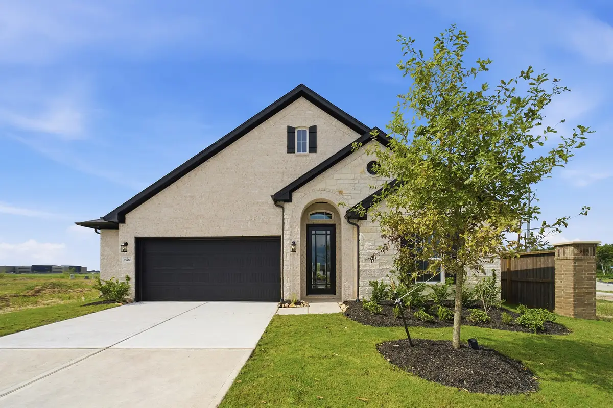 7702 Jade Crest Drive, Angleton, TX 77515 - #1