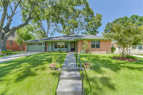 6637 Merry Lane, Houston, TX 77023