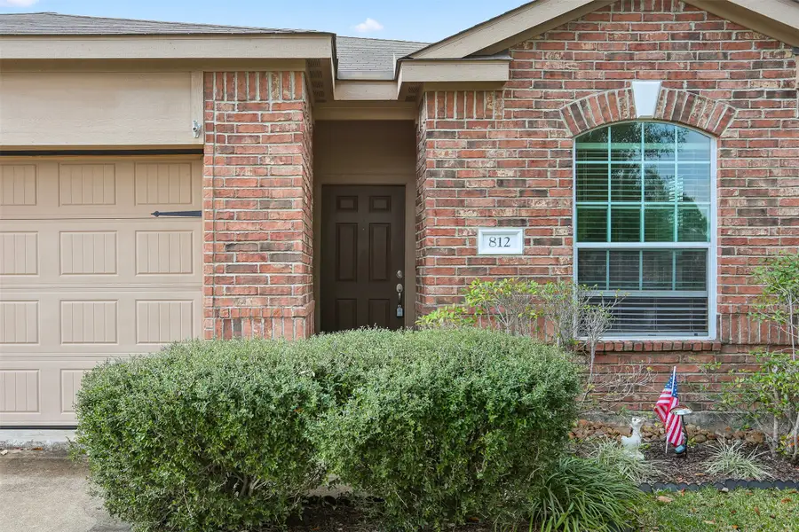 812 Indigo Springs Ln, La Marque, TX 77568 - Image #2