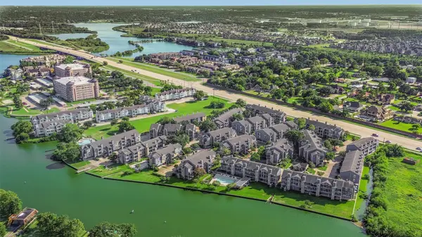 18515 Egret Bay Boulevard #702, Webster, TX 77058