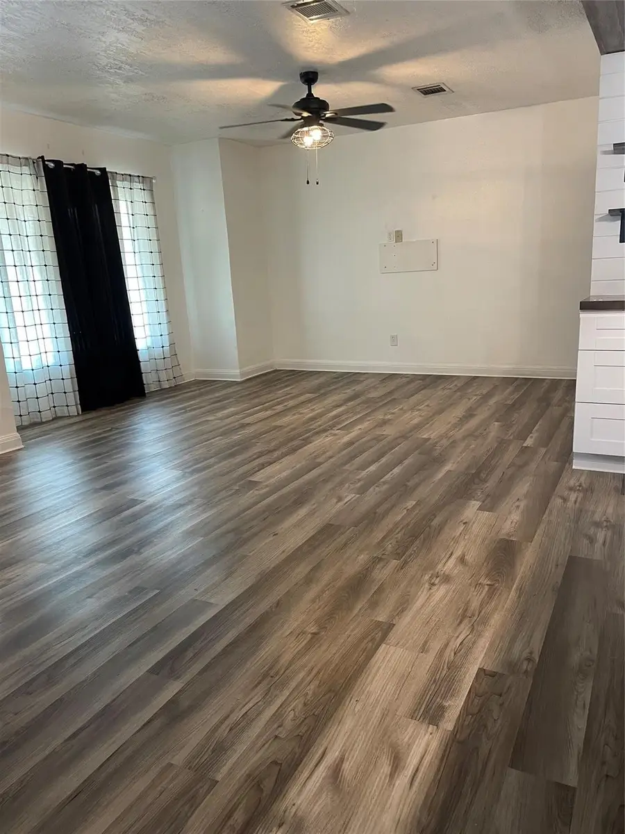 119 E Cleveland Street, Baytown, TX 77520 - #2