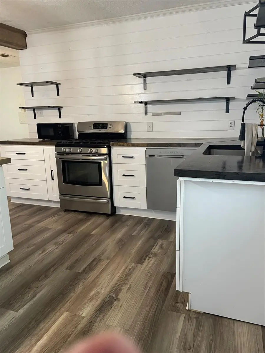 119 E Cleveland Street, Baytown, TX 77520 - #3