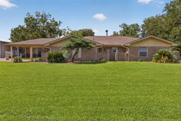 1228 Cook Road, Winnie, TX 77665