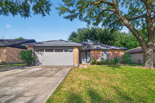 7522 Flair Oaks Drive, Houston, TX 77040