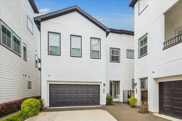 2804 Grand Fountains Drive #B, Houston, TX 77054
