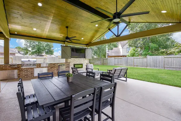 143 Hollow Terrace Court, Tomball, TX 77375