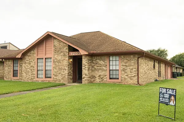 1203 Briarmeadow Drive, Beaumont, TX 77706