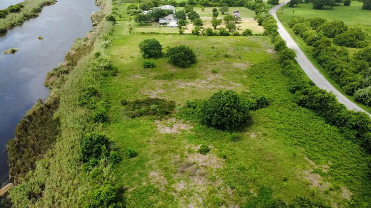 2203 Duncan Drive, Oyster Creek, TX 77541 - #1
