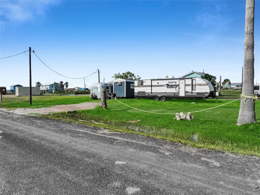 1214 N Tinkle Lane, Crystal Beach, TX 77650 - #2