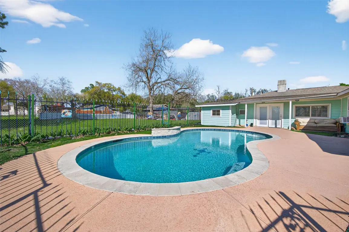 13902 Ambrose Street, Houston, TX 77045 - #1