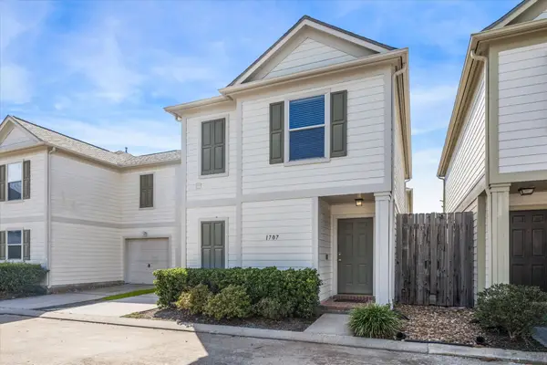 1707 Redwing Cove Drive, Houston, TX 77009