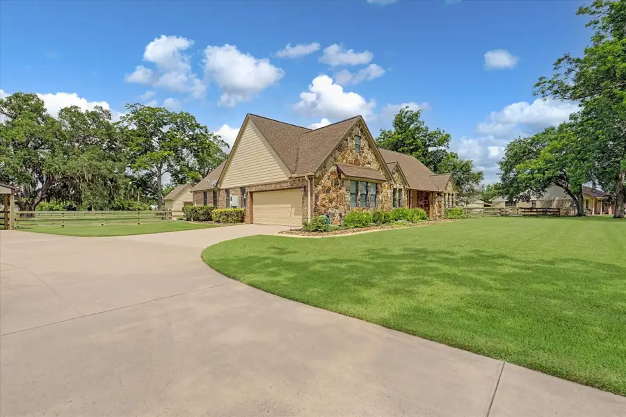 1149 Bar X Trail, Angleton, TX 77515 - #2