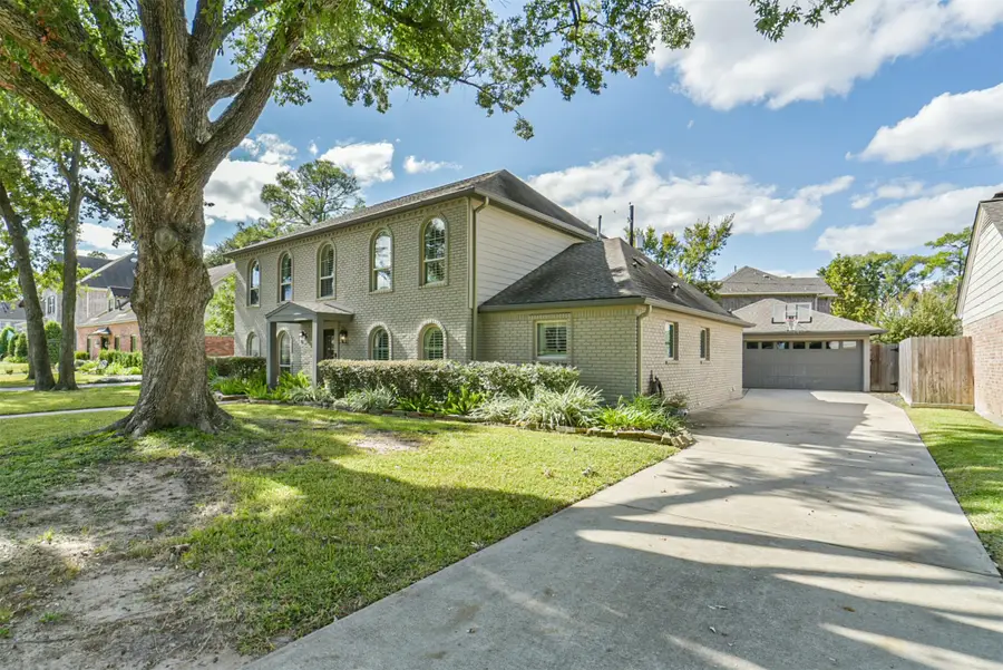 415 Bayou Knoll Drive, Houston, TX 77079 - Image #2