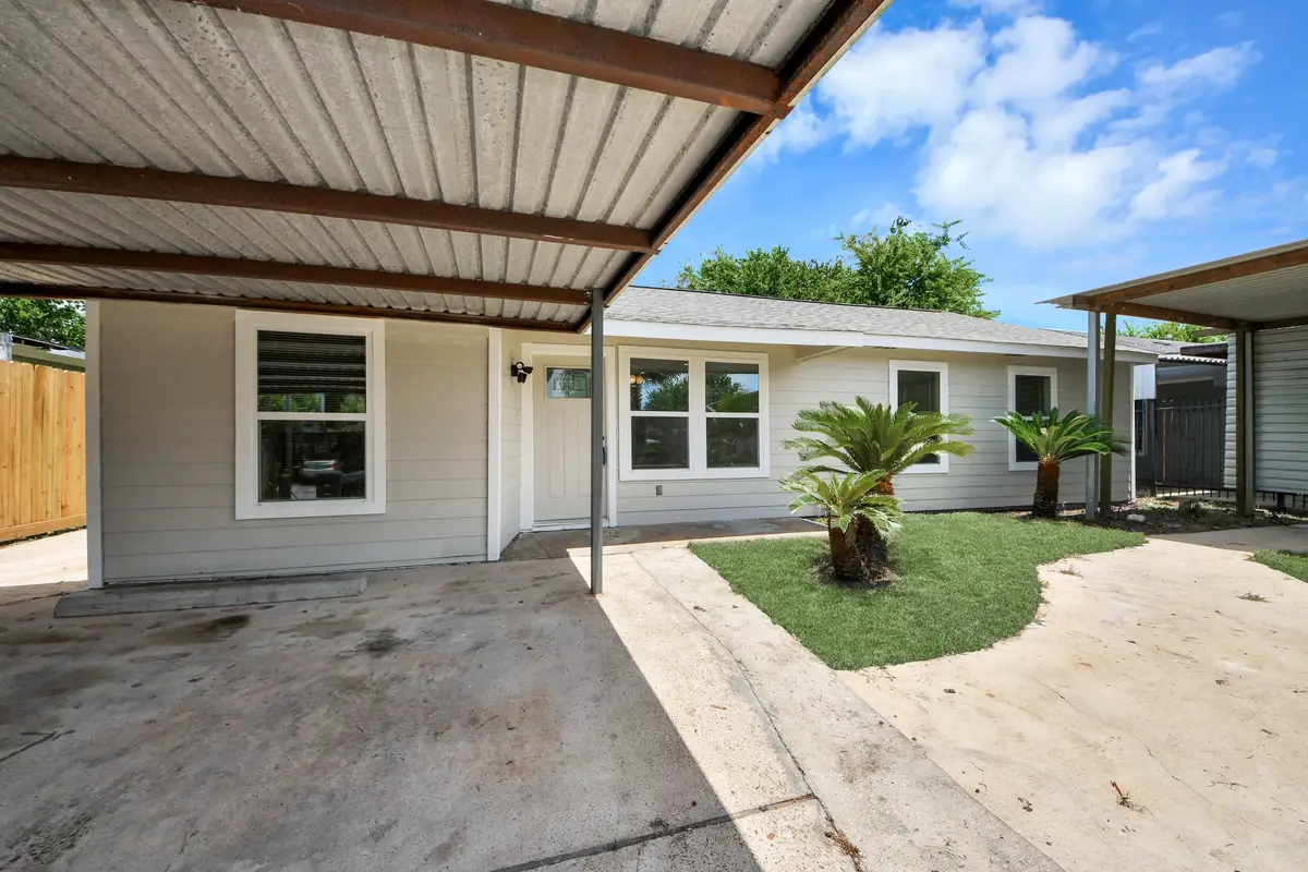 5111 Willow Glen Drive, Houston, TX 77033 - #1