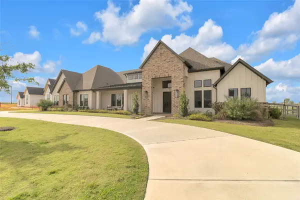 1024 Lake Breeze Drive, Waller, TX 77484