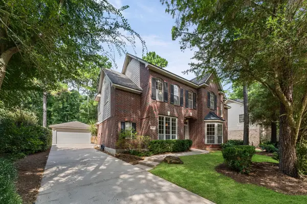 92 W Sandalbranch Circle, The Woodlands, TX 77382