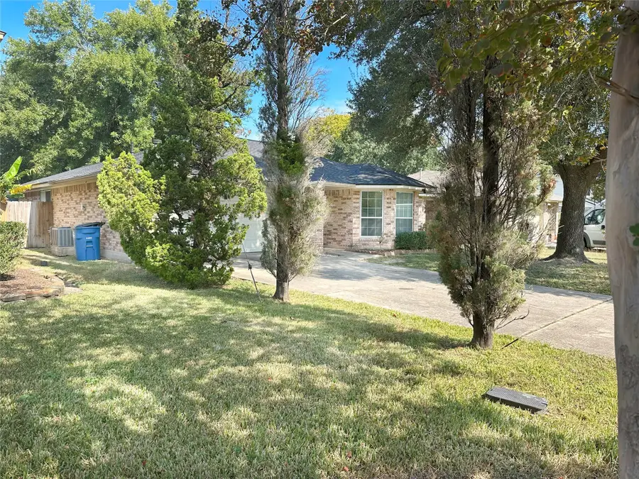 7838 Yellow Pine Drive, Houston, TX 77040 - Image #2