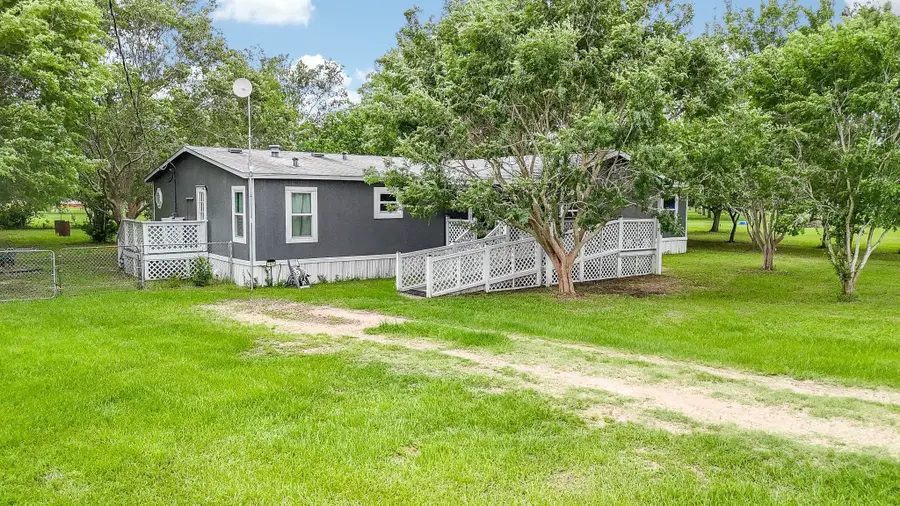 1875 Kayleen Ln, Sealy, TX 77474 - #2