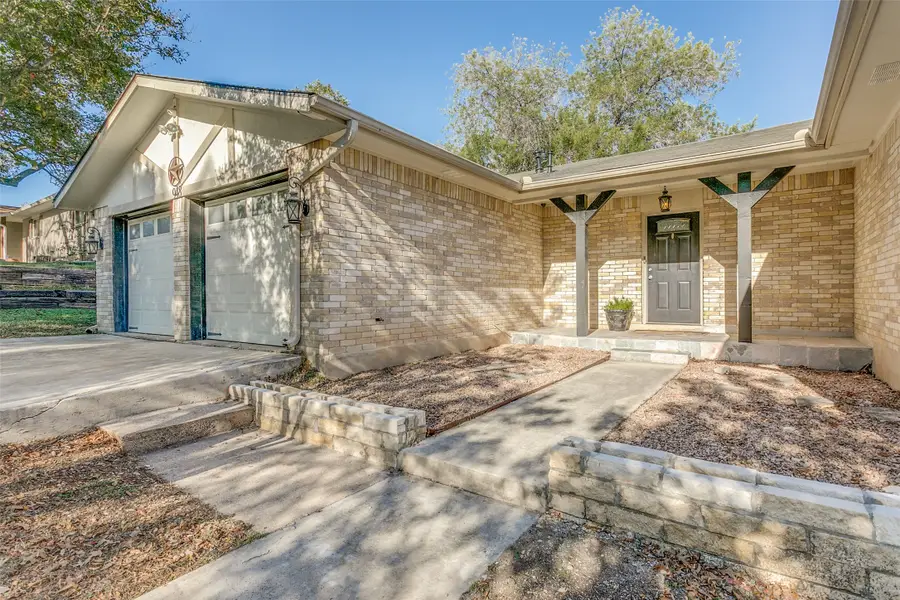 948 Spring Hills Drive, New Braunfels, TX 78130 - Image #3