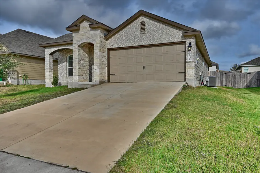 1010 Fannin Street, Brenham, TX 77833 - Image #3