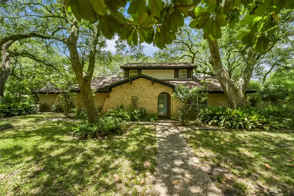 218 Hardy Street, Bacliff, TX 77518