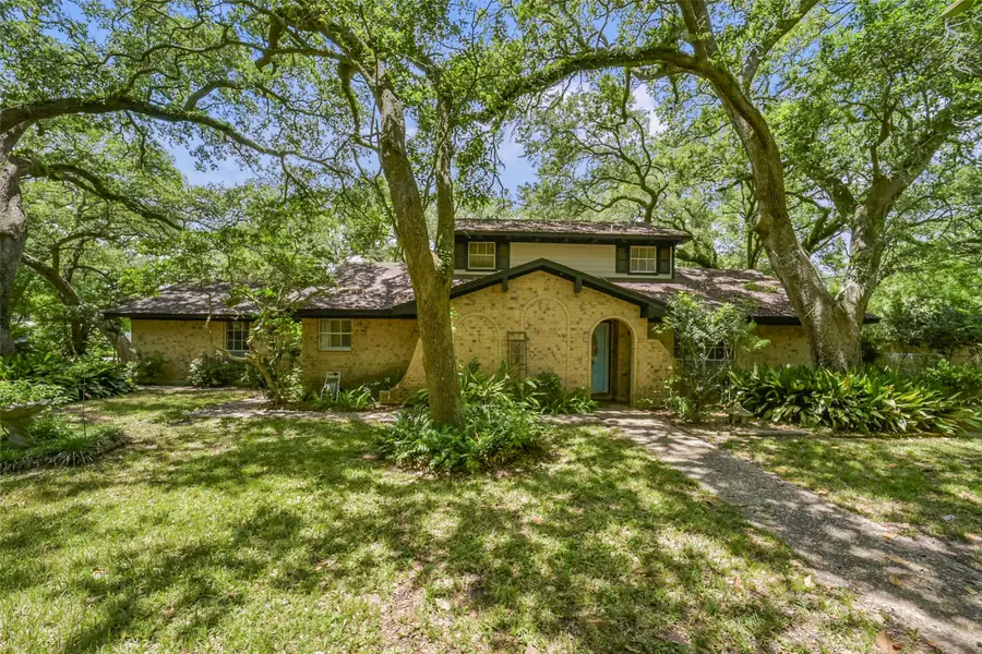 218 Hardy Street, Bacliff, TX 77518 - #2