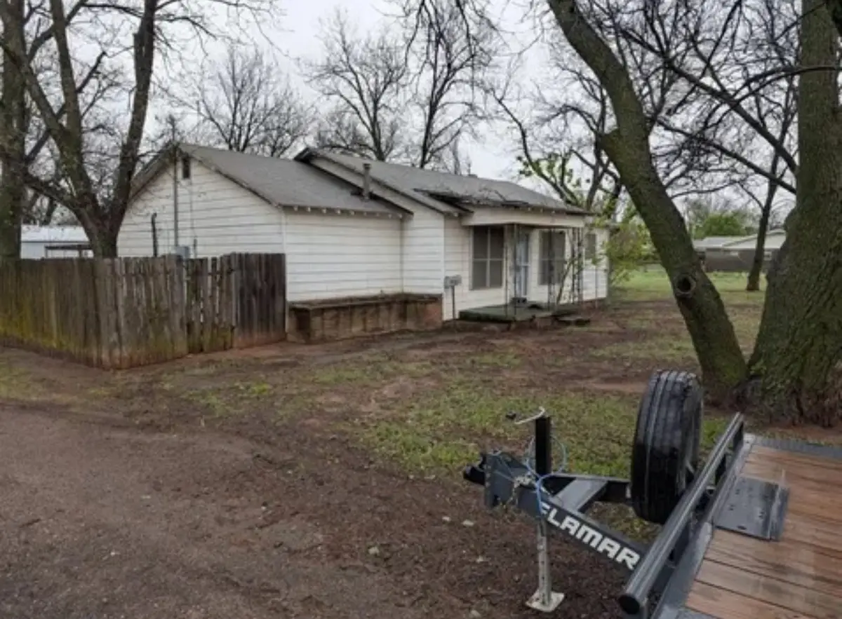 201 S Park Avenue, Iowa Park, TX 76367 - #1