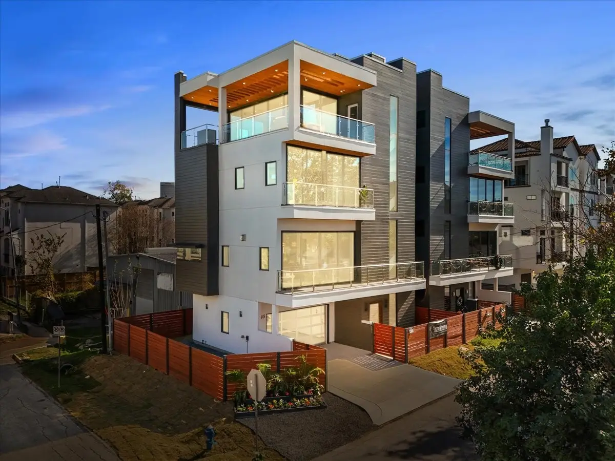 516 Reinerman Street, Houston, TX 77007 - Image #1