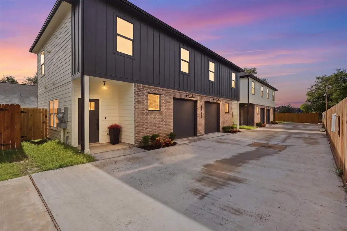 5034 Mallow St #A B, Houston, TX 77033 - #1