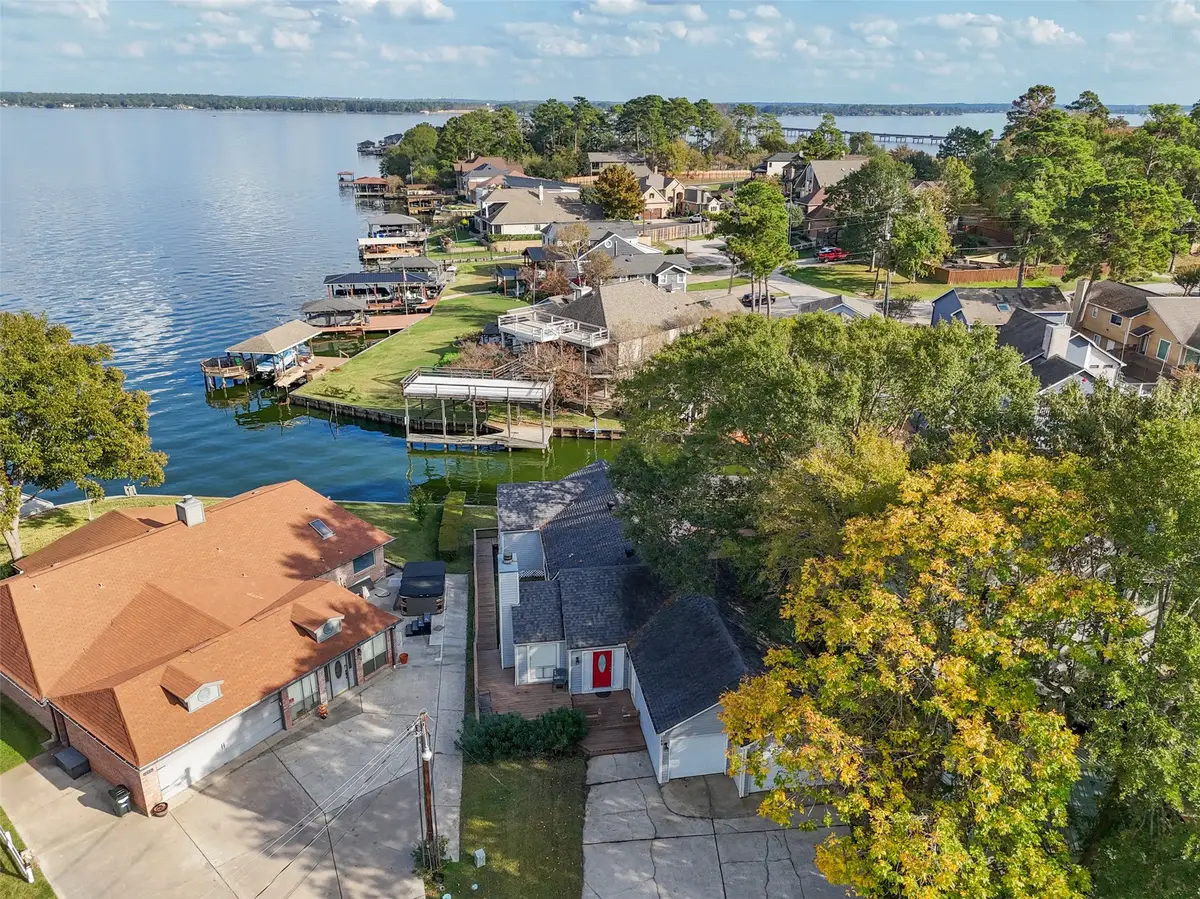 148 Clear Water Street W, Montgomery, TX 77356 - Image #1