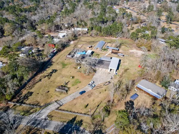 5912 Mesquite Dr, Orange, TX 77632