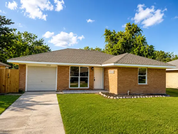 1705 E Martha Lane, Pasadena, TX 77502