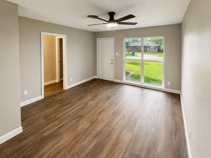 1705 E Martha Lane, Pasadena, TX 77502 - #2