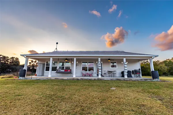 1035 Wavra Lane, New Ulm, TX 78950