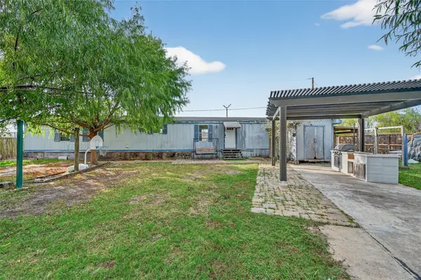 9619 Meadowvine Drive, Houston, TX 77044