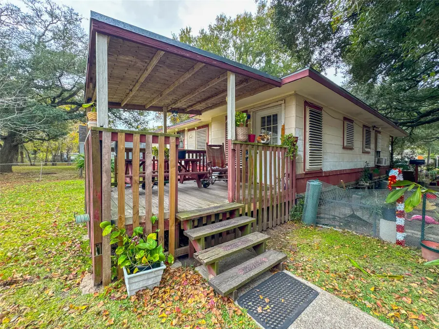 821 Cypress Street, La Marque, TX 77568 - Image #3