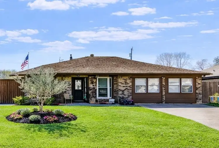 2705 6th Avenue N, Texas City, TX 77590 - #2