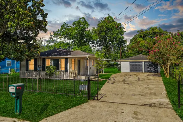 9217 Camay Drive, Houston, TX 77016