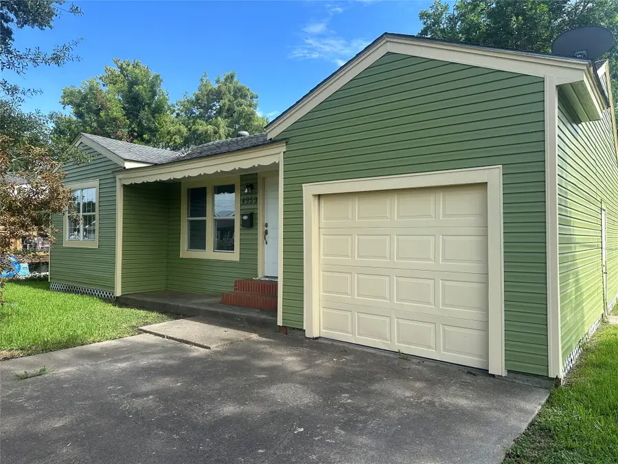 4959 Garfield Avenue, Groves, TX 77619 - #2