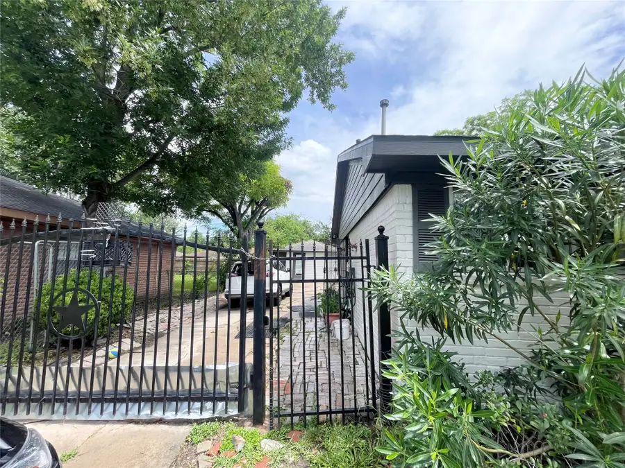 4118 Ebbtide Drive, Houston, TX 77045 - #2