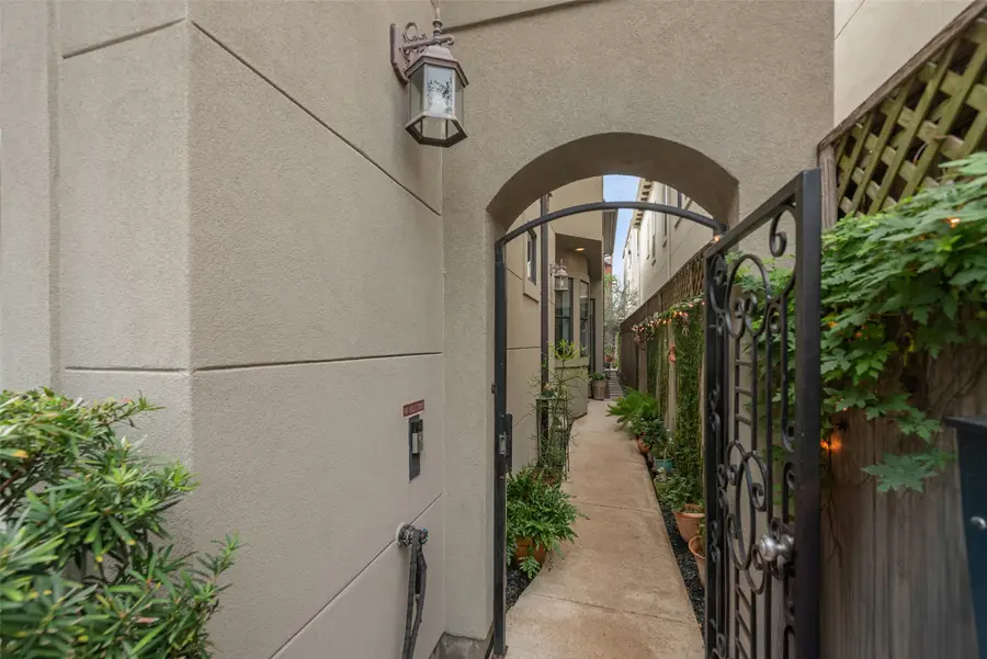 2026 Elmen Street, Houston, TX 77019 - #2