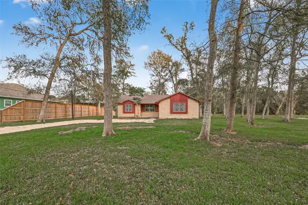 6619 Wolf Run Drive, Wharton, TX 77488